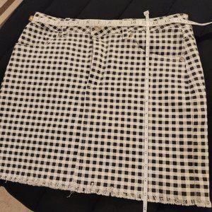 Hot Checkered Skirt w/ Frayed Hem